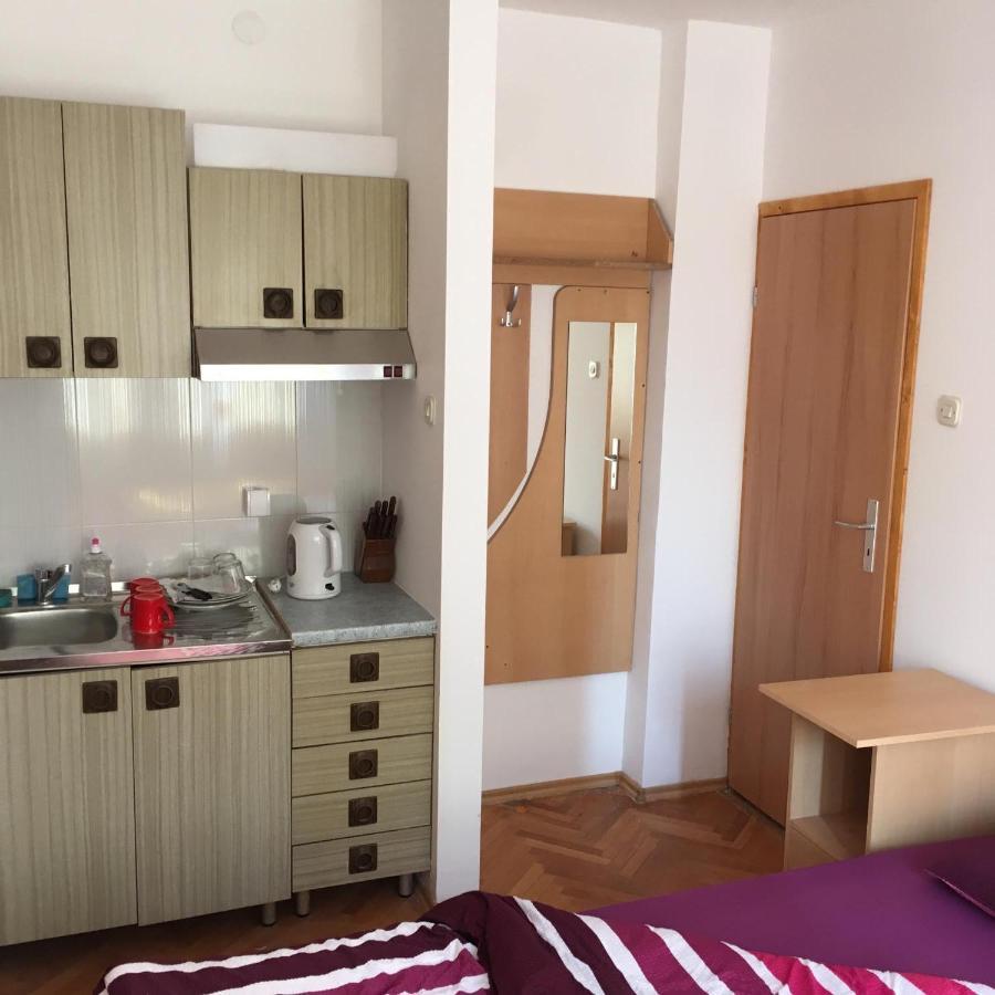 Feel Like Apartment