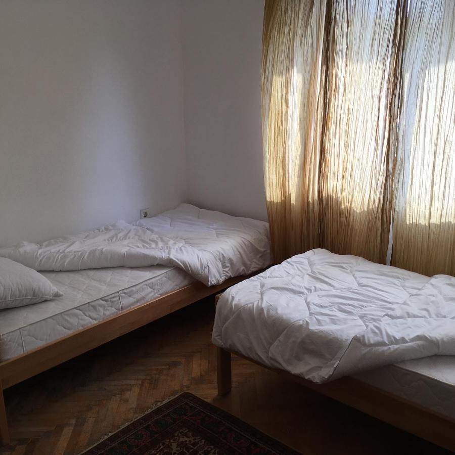 Apartment Feel Like
