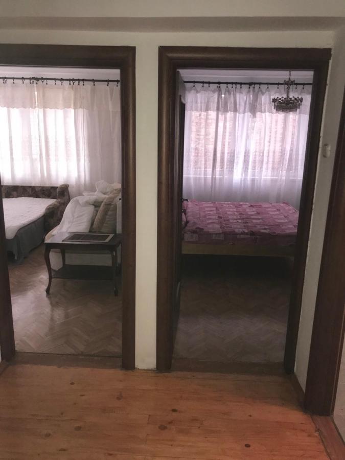 Apartment Feel Like